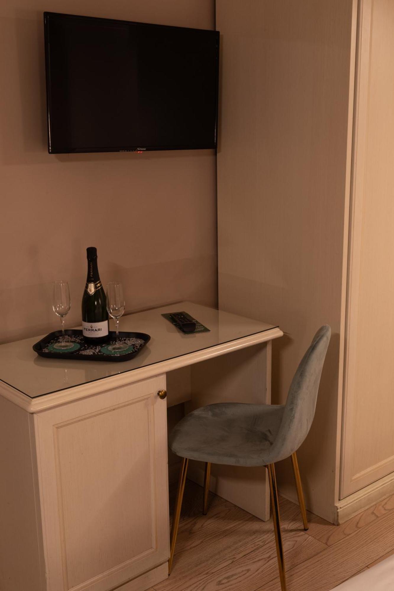 Hotel Santa Maura ローマ エクステリア 写真