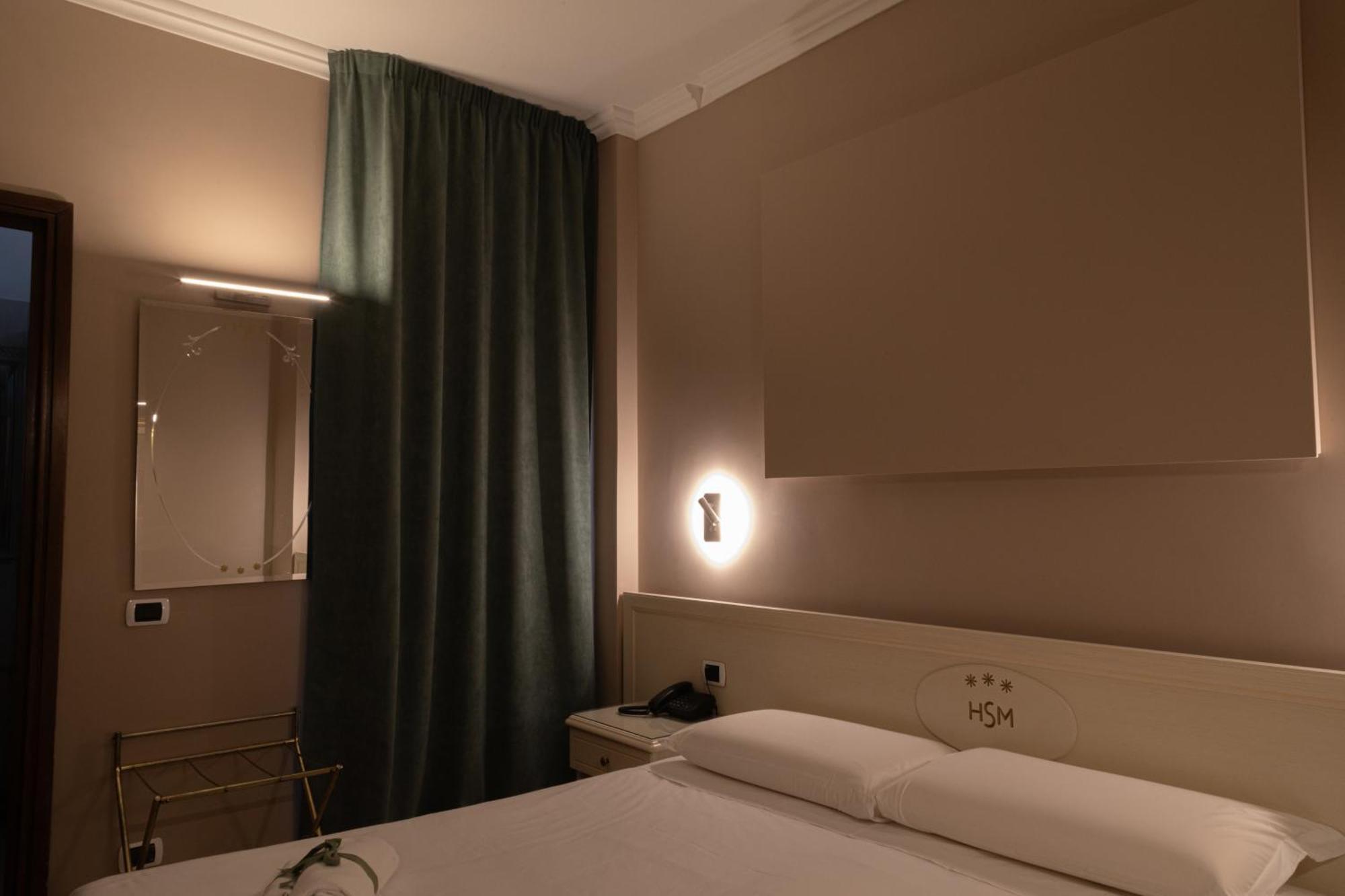 Hotel Santa Maura ローマ エクステリア 写真